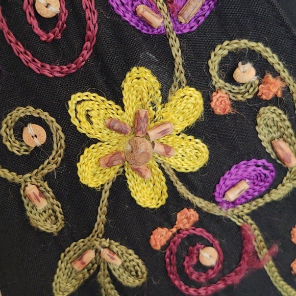 🔥 4/$20 Embroidered vest - Picture 3 of 5